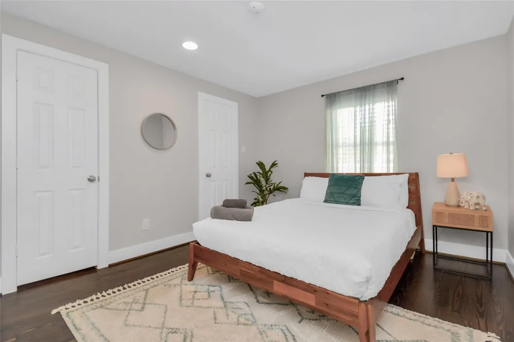 5705 Cochran Street Houston, TX 77009