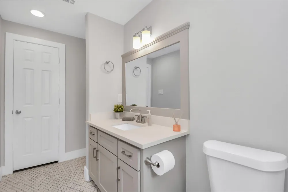 5705 Cochran Street Houston, TX 77009