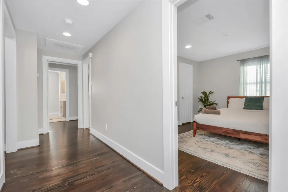 5705 Cochran Street Houston, TX 77009