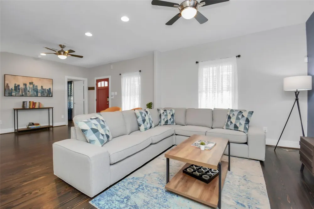 5705 Cochran Street Houston, TX 77009