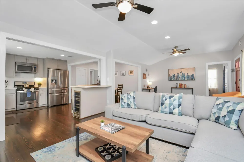 5705 Cochran Street Houston, TX 77009