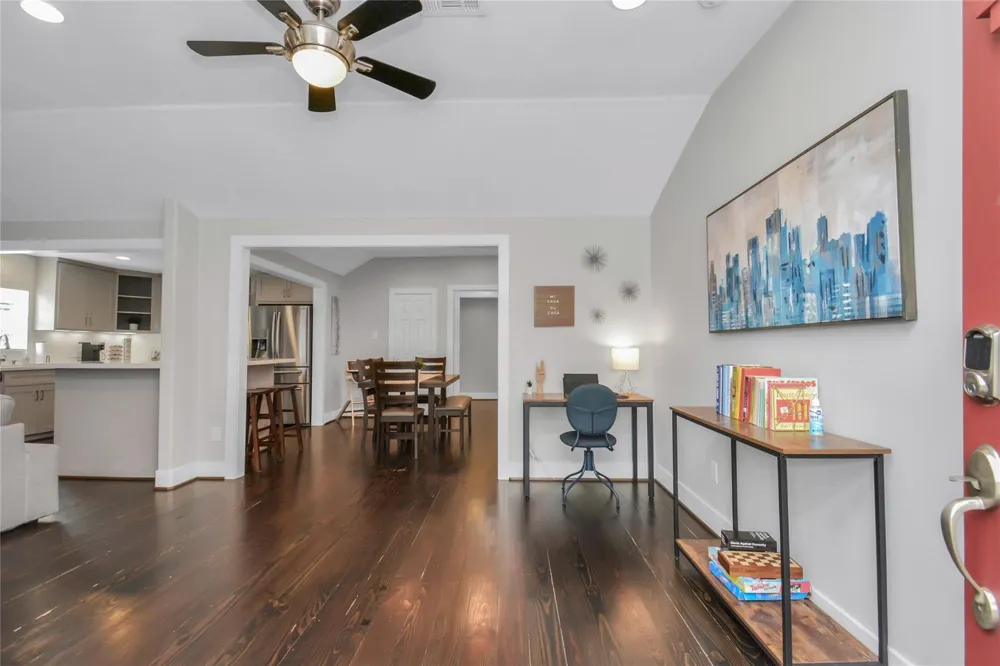 5705 Cochran Street Houston, TX 77009