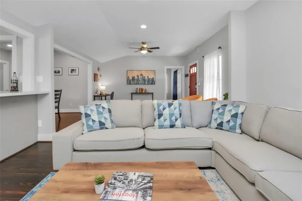 5705 Cochran Street Houston, TX 77009