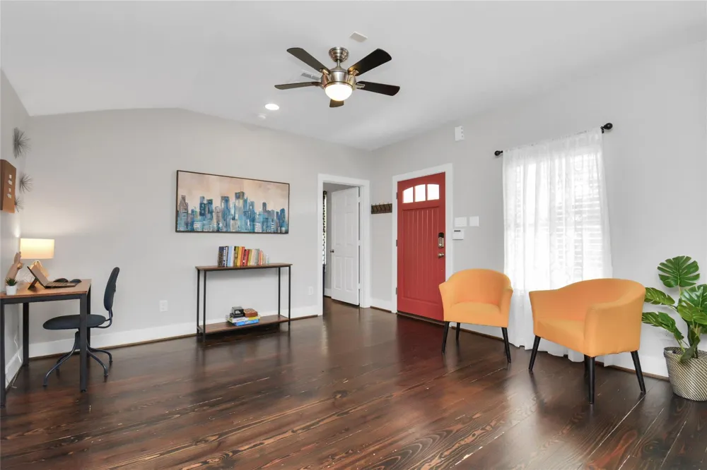 5705 Cochran Street Houston, TX 77009