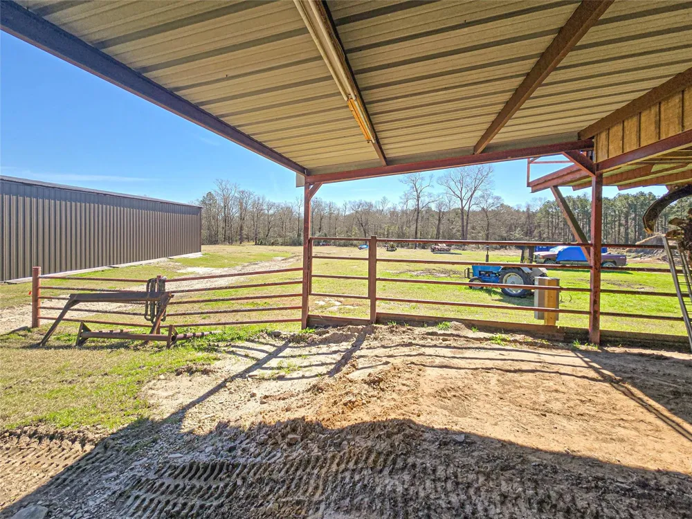 684 Hooks Road Corrigan, TX 75939