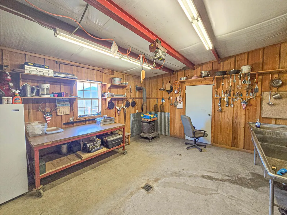 684 Hooks Road Corrigan, TX 75939