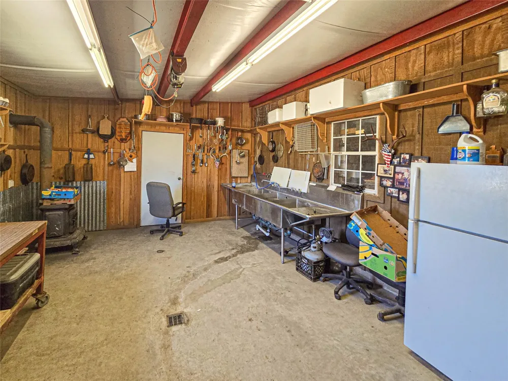 684 Hooks Road Corrigan, TX 75939