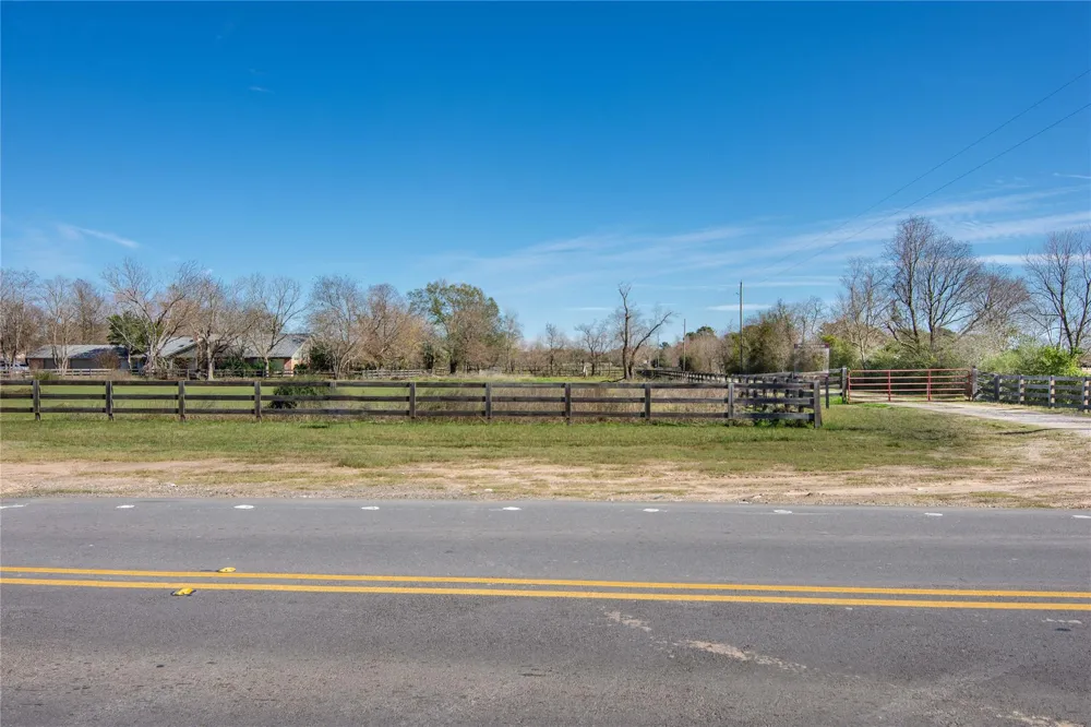 21610 Mueschke Road Tomball, TX 77377