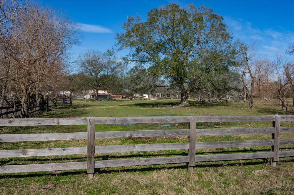 21610 Mueschke Road Tomball, TX 77377