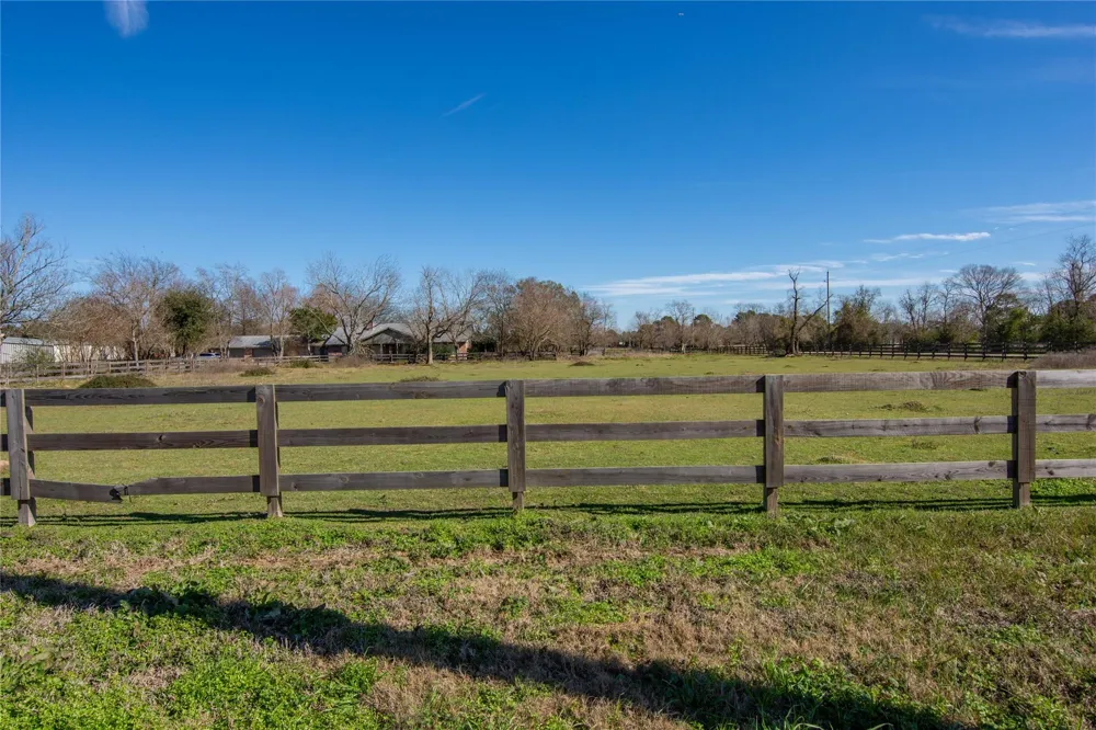 21610 Mueschke Road Tomball, TX 77377
