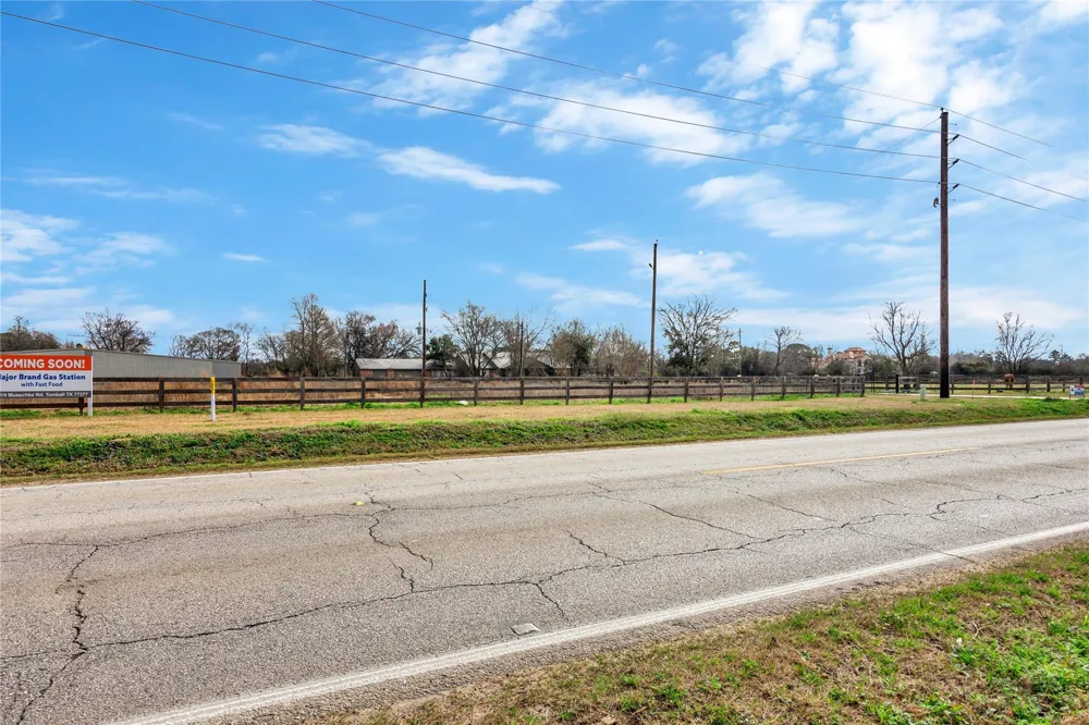 21610 Mueschke Road Tomball, TX 77377