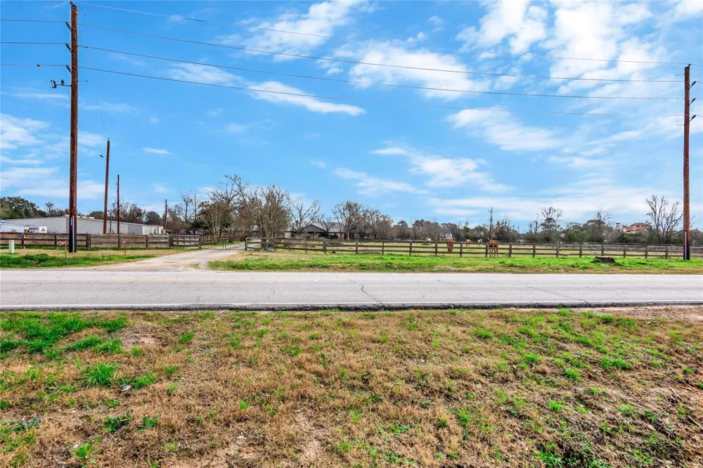 21610 Mueschke Road Tomball, TX 77377