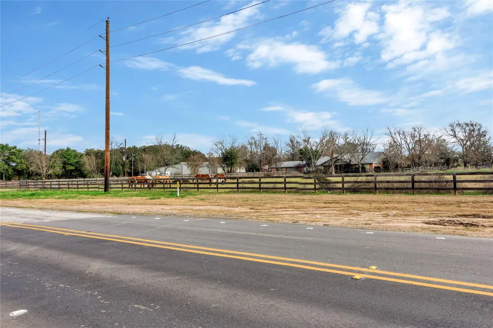 21610 Mueschke Road Tomball, TX 77377