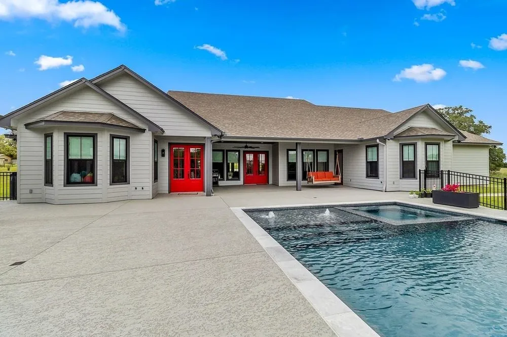 779 County Road 532a Hallettsville, TX 77964