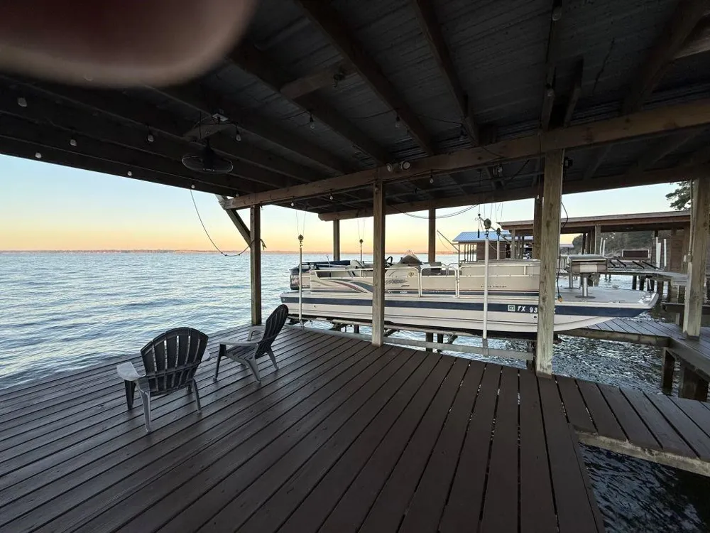 102 Bridgelanding Onalaska, TX 77360