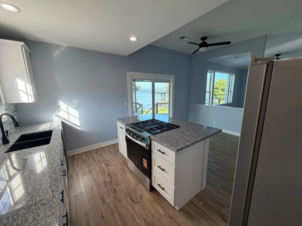 102 Bridgelanding Onalaska, TX 77360