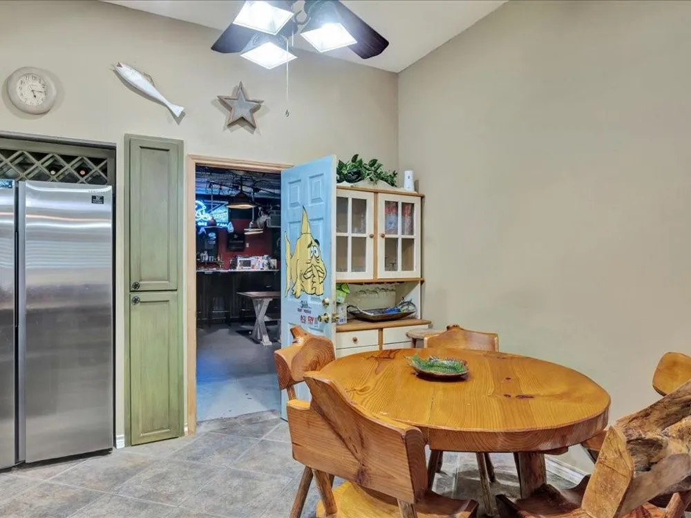 21441 Fm 705 Broaddus, TX 75929
