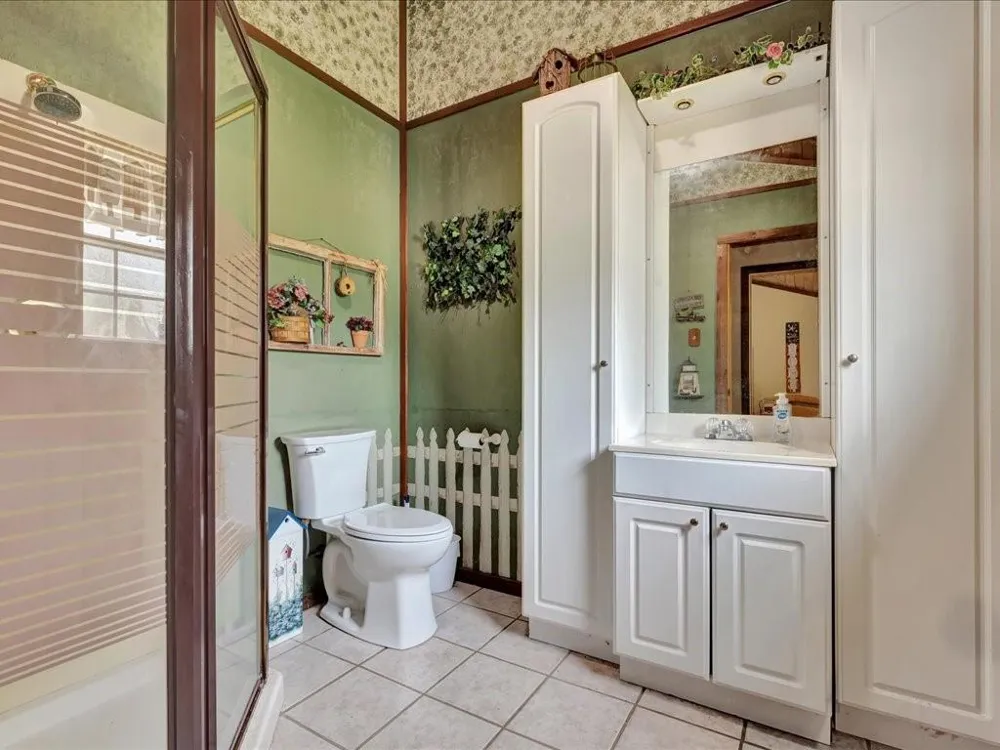 21441 Fm 705 Broaddus, TX 75929