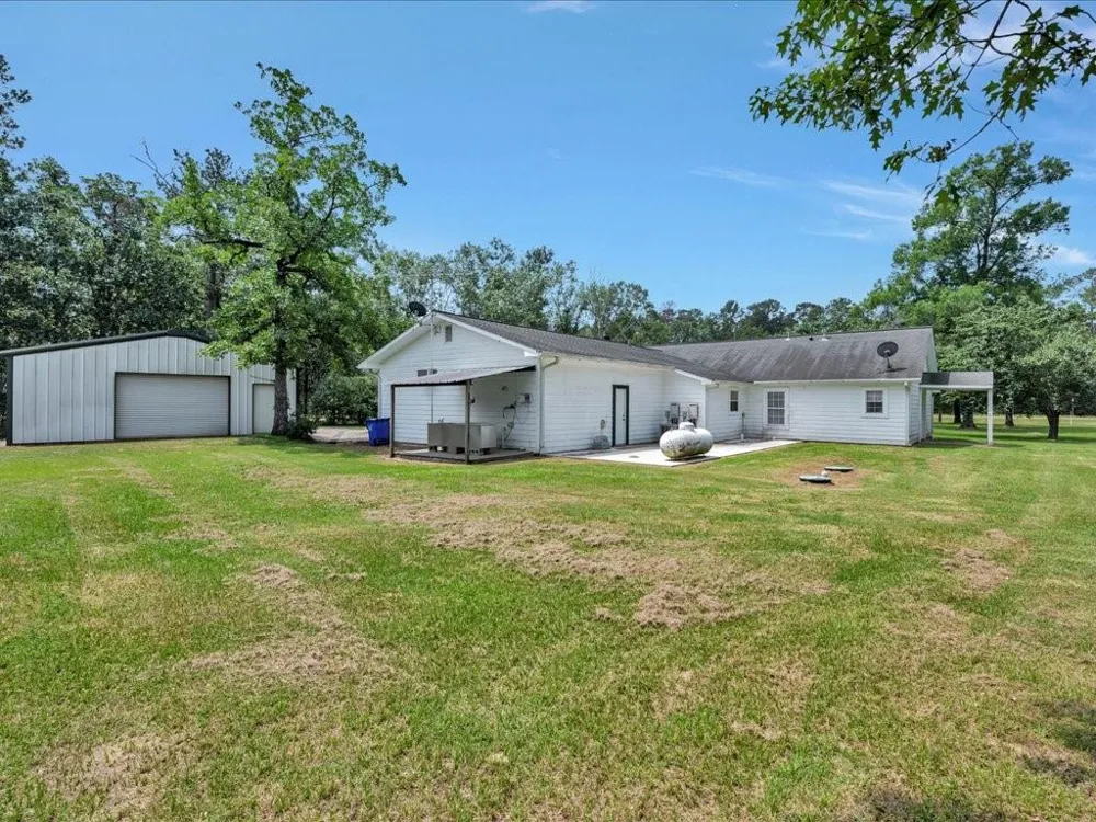 21441 Fm 705 Broaddus, TX 75929