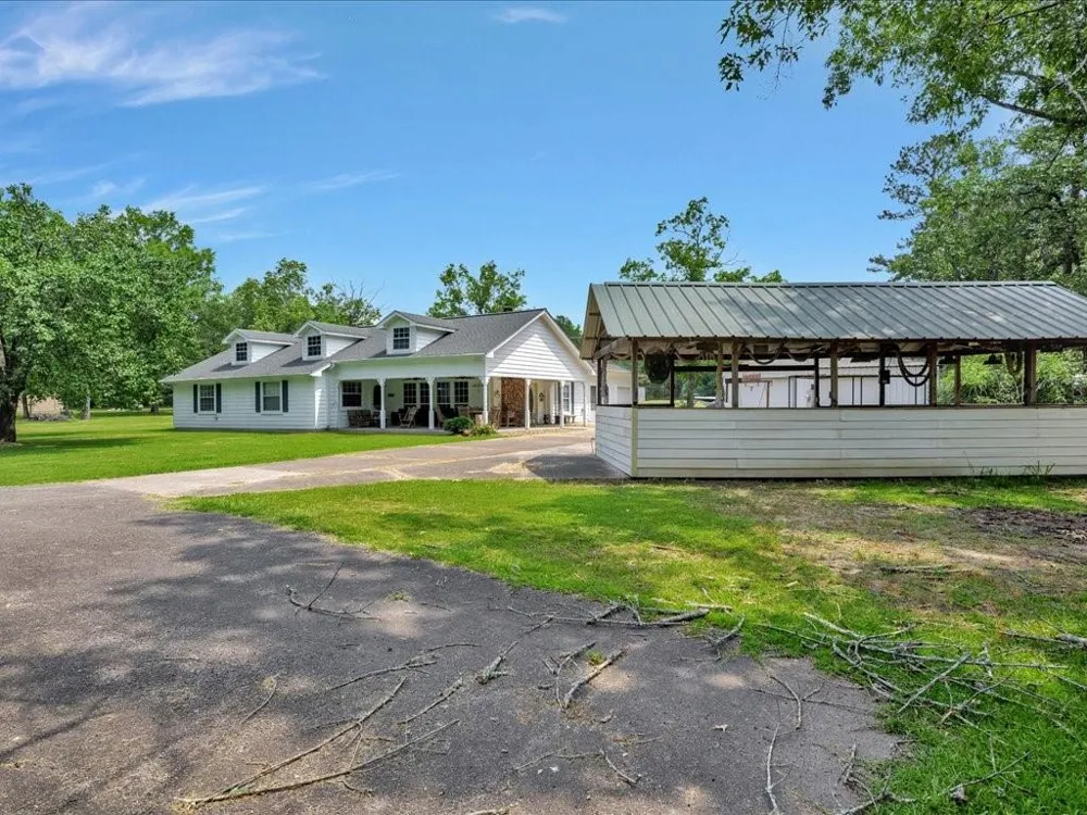 21441 Fm 705 Broaddus, TX 75929