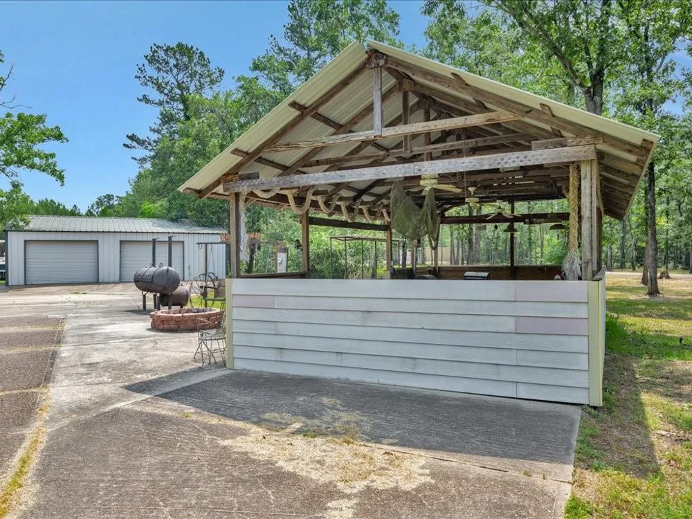 21441 Fm 705 Broaddus, TX 75929