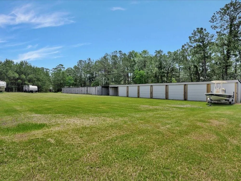 21441 Fm 705 Broaddus, TX 75929