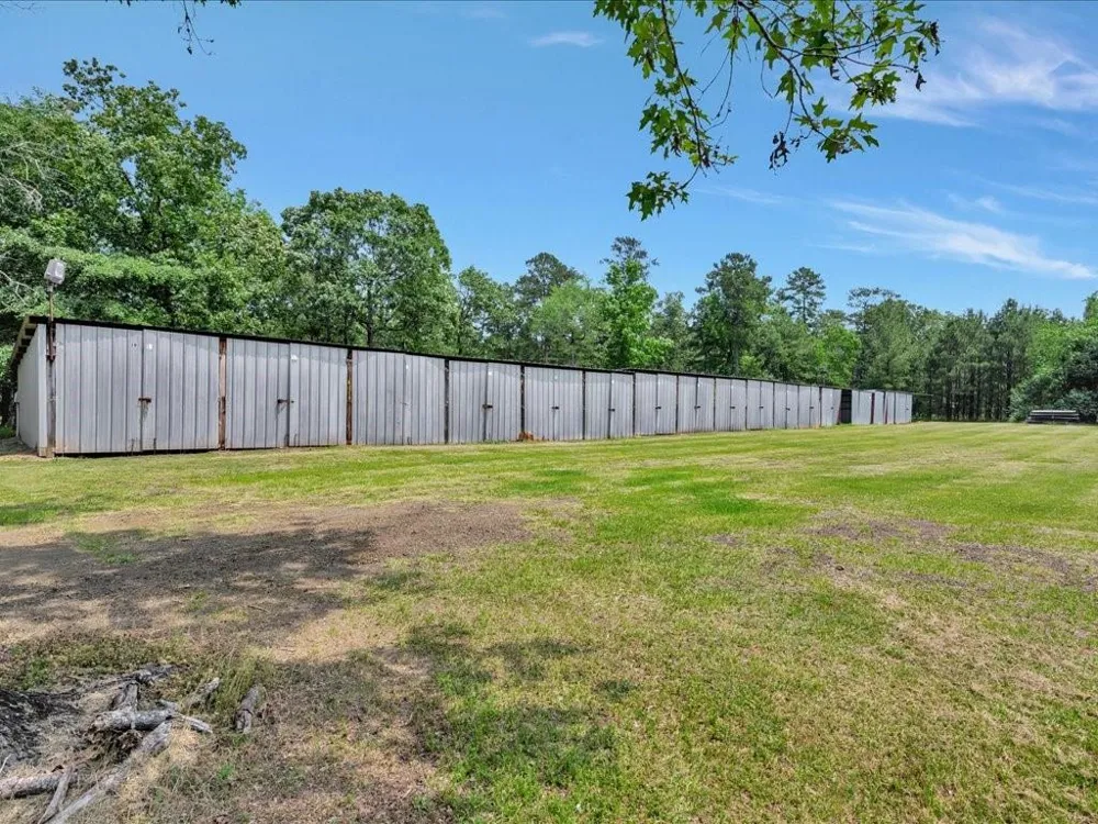 21441 Fm 705 Broaddus, TX 75929