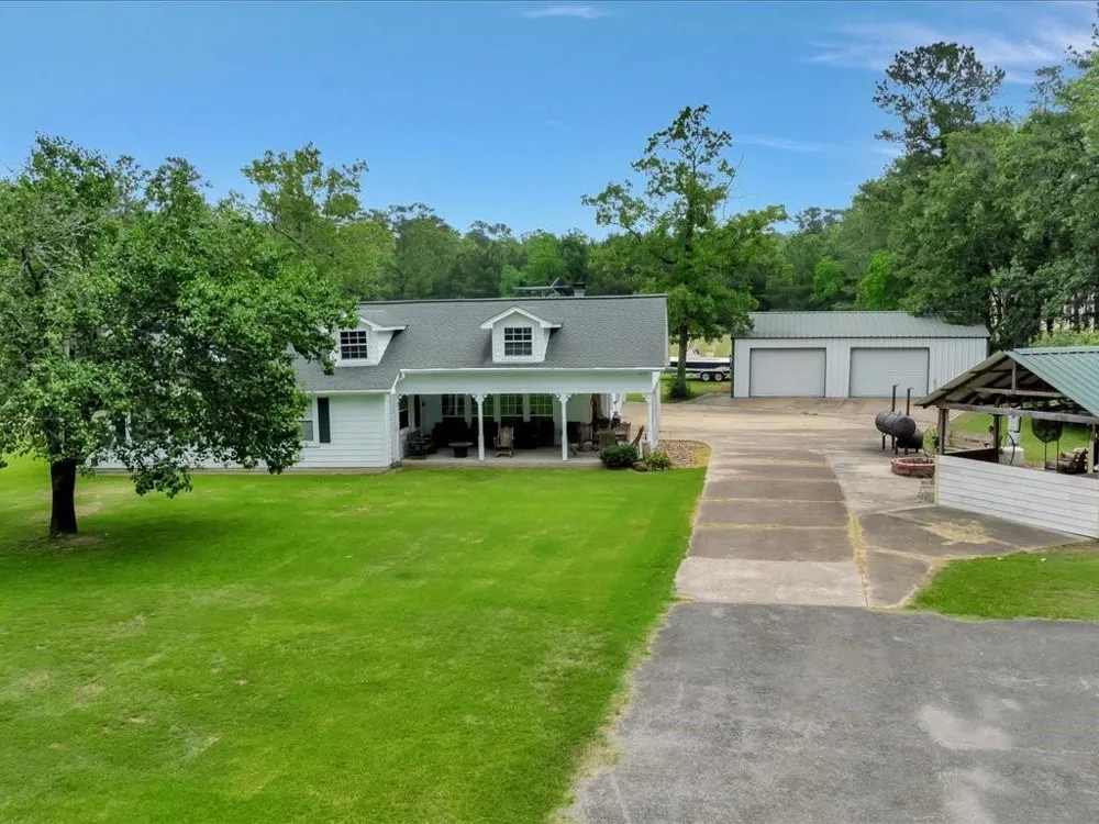 21441 Fm 705 Broaddus, TX 75929