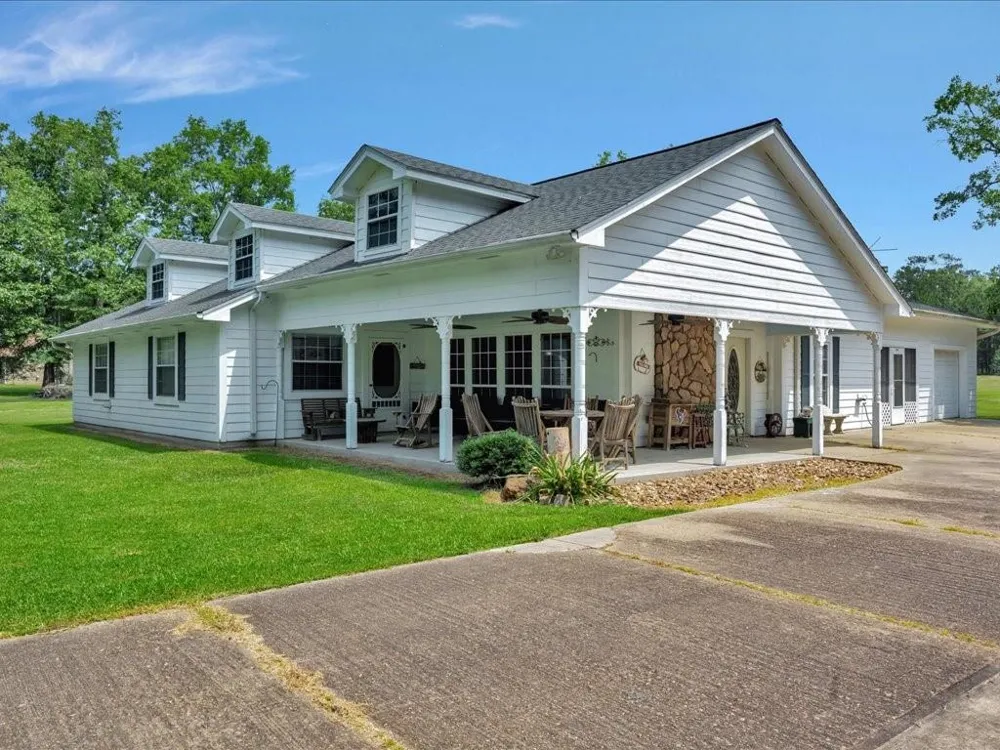 21441 Fm 705 Broaddus, TX 75929