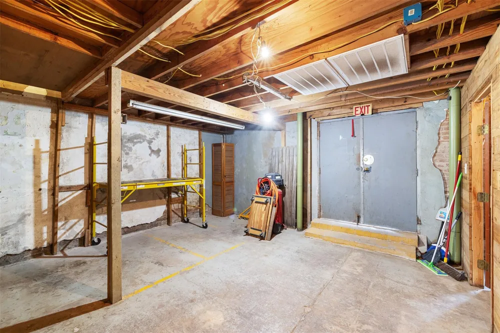 922 E Commerce Street Buffalo, TX 75831