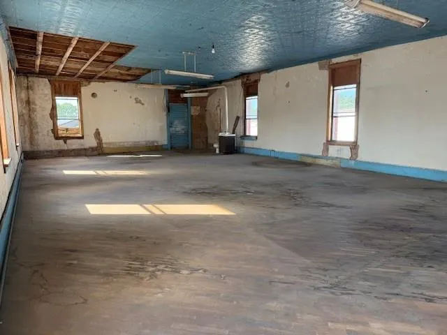 922 E Commerce Street Buffalo, TX 75831