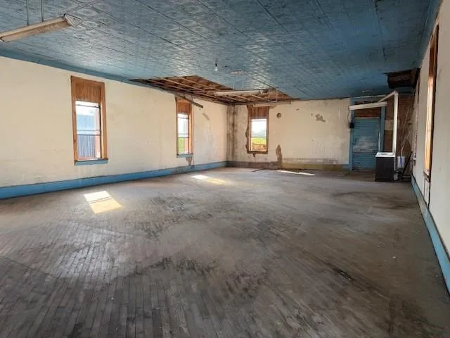 922 E Commerce Street Buffalo, TX 75831