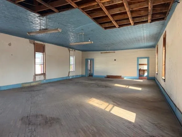 922 E Commerce Street Buffalo, TX 75831