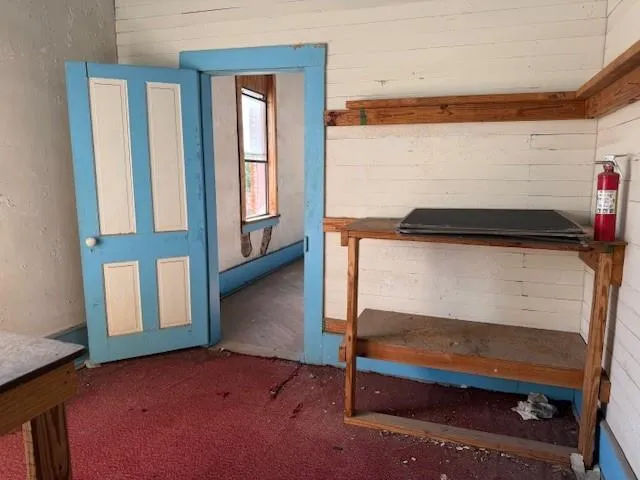922 E Commerce Street Buffalo, TX 75831