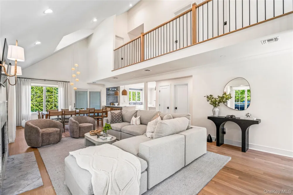 4 Carriage Lane Southampton, NY 11968
