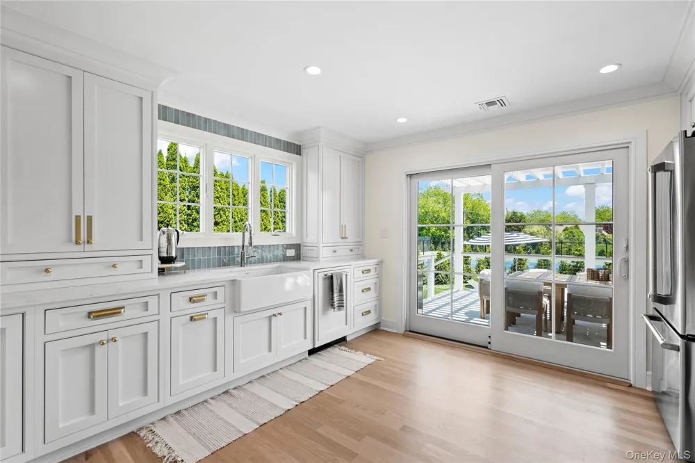 4 Carriage Lane Southampton, NY 11968