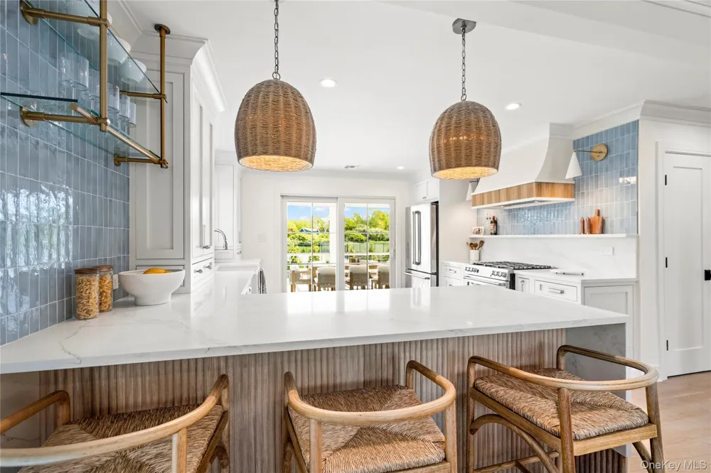 4 Carriage Lane Southampton, NY 11968
