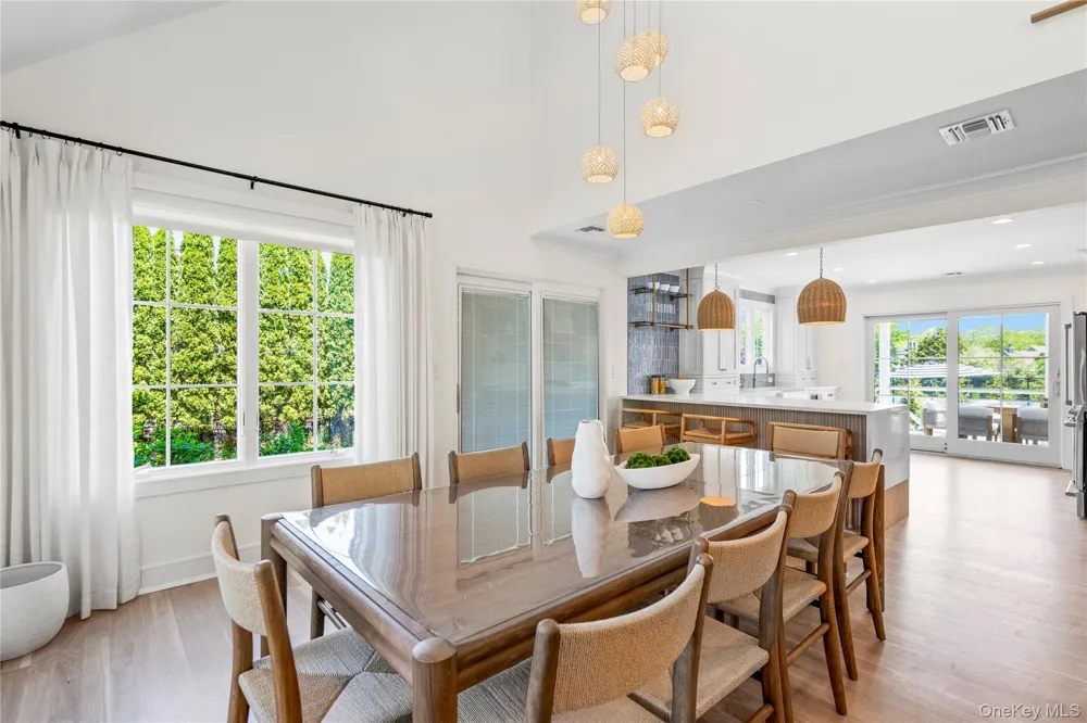 4 Carriage Lane Southampton, NY 11968