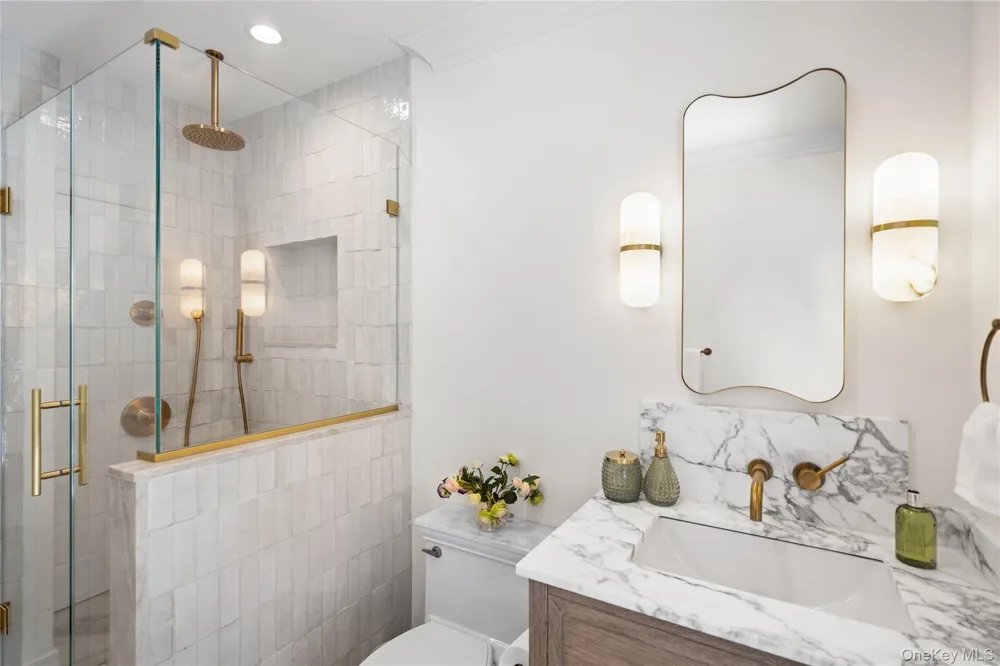 4 Carriage Lane Southampton, NY 11968
