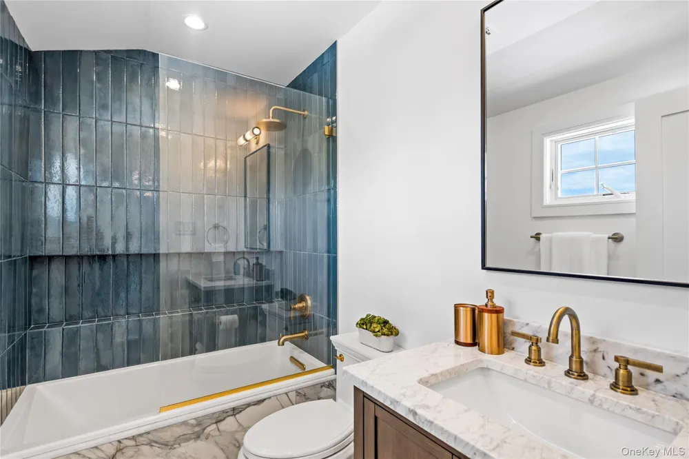 4 Carriage Lane Southampton, NY 11968