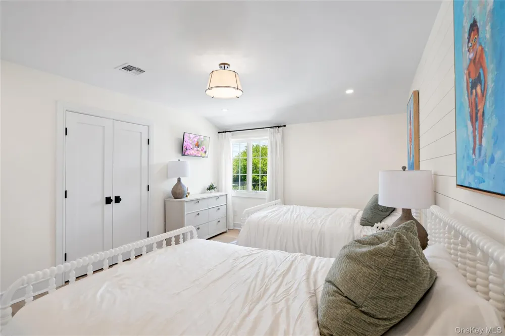 4 Carriage Lane Southampton, NY 11968
