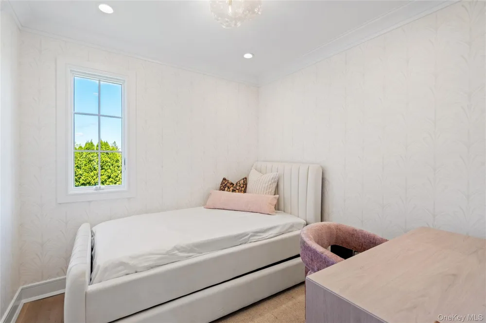 4 Carriage Lane Southampton, NY 11968