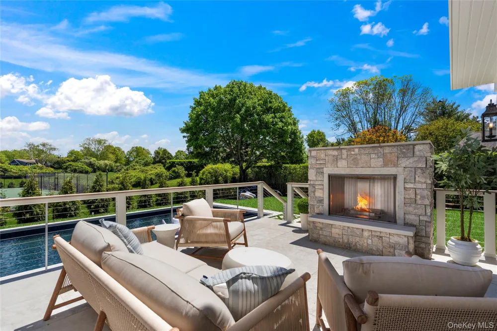 4 Carriage Lane Southampton, NY 11968