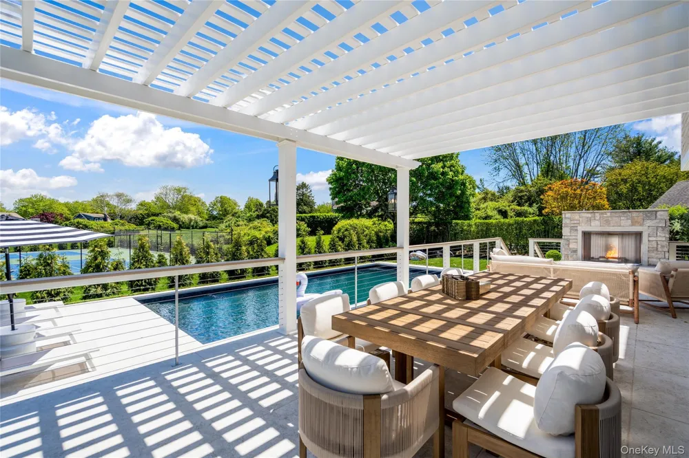 4 Carriage Lane Southampton, NY 11968
