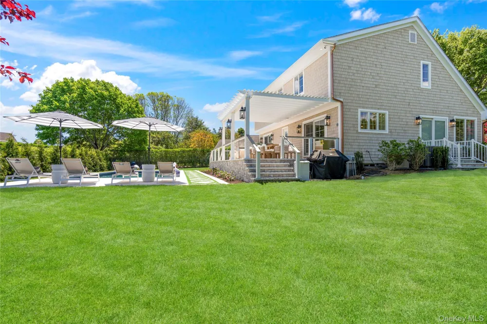 4 Carriage Lane Southampton, NY 11968