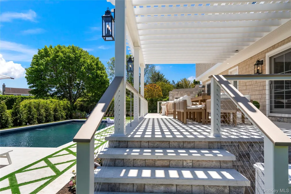 4 Carriage Lane Southampton, NY 11968