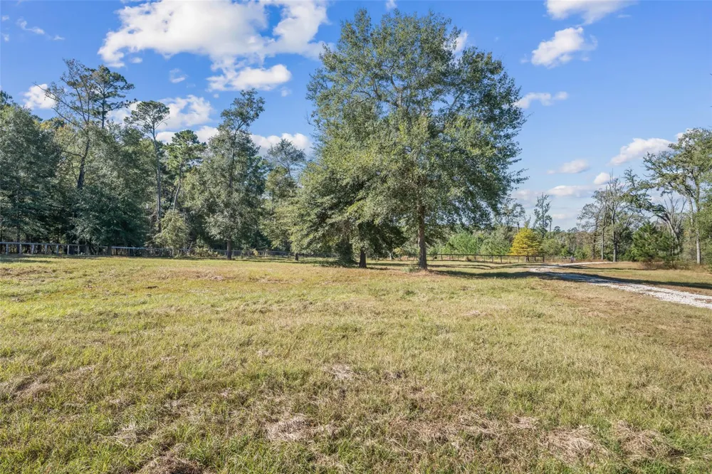 64 Gourd Creek Cemetary Road Huntsville, TX 77340