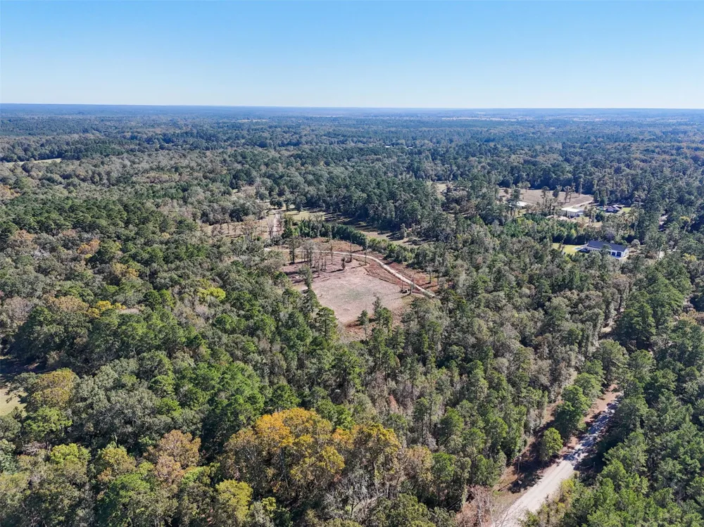 64 Gourd Creek Cemetary Road Huntsville, TX 77340
