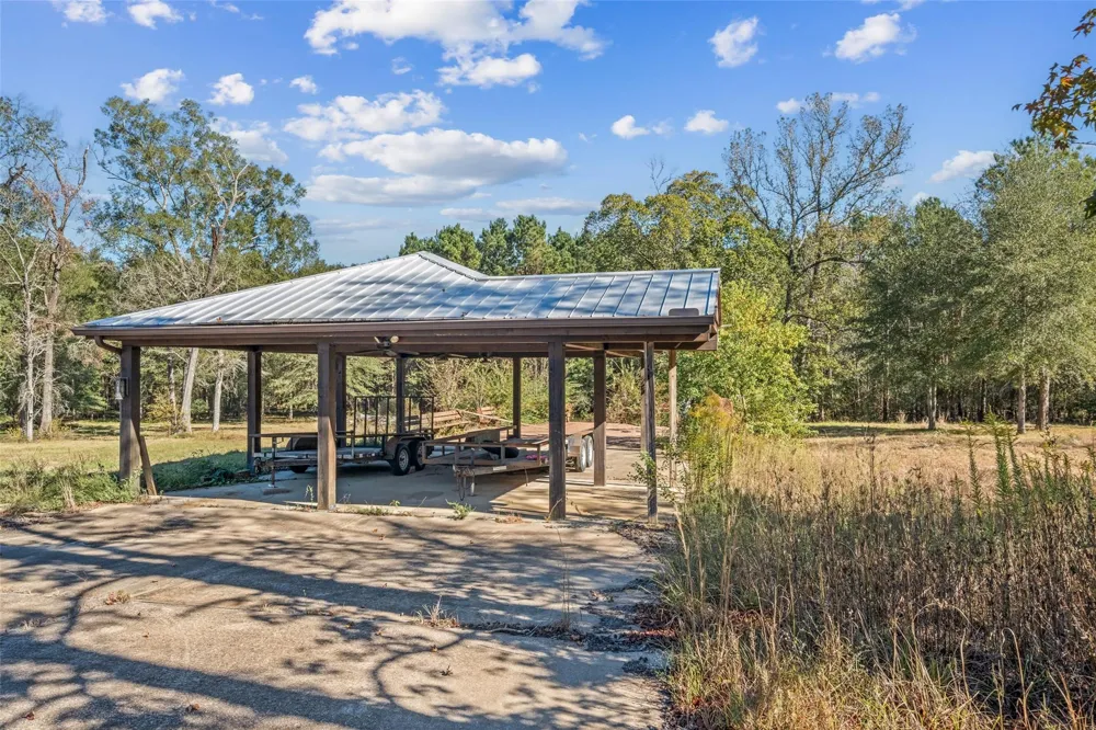 64 Gourd Creek Cemetary Road Huntsville, TX 77340