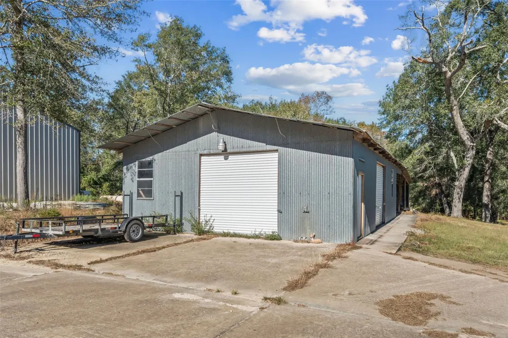 64 Gourd Creek Cemetary Road Huntsville, TX 77340